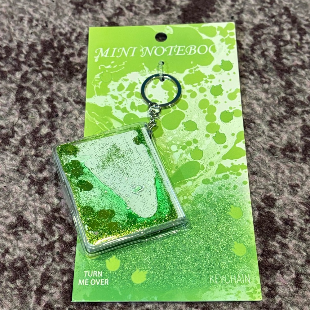 NEW * Urban Outfitters Green Liquid Glitter Keychain Mini Notebook BRAT 90s NWT - Picture 4 of 7
